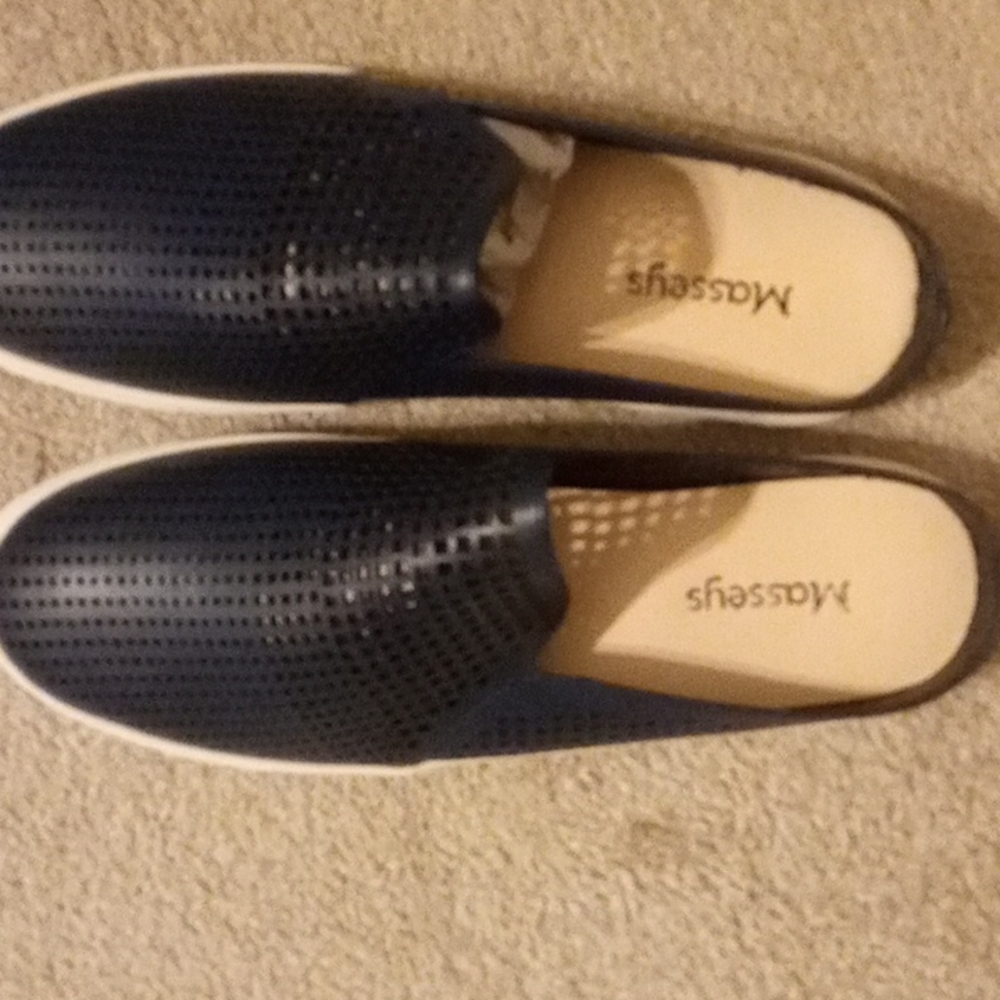 Women's slide on shoes